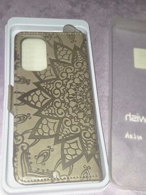 OnePlus Nord Gold Floral Mandala Wallet Case